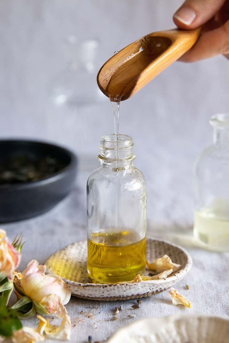 DIY_Repair_Face_Serum_with_Rosehip.jpg