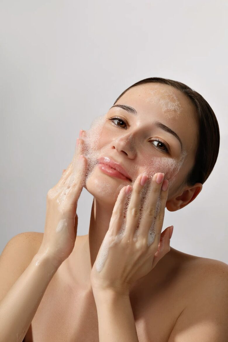 Gentle Face Scrub Gel – Exfoliating Skincare for Smooth Skin 150ml | 4 Εποχές