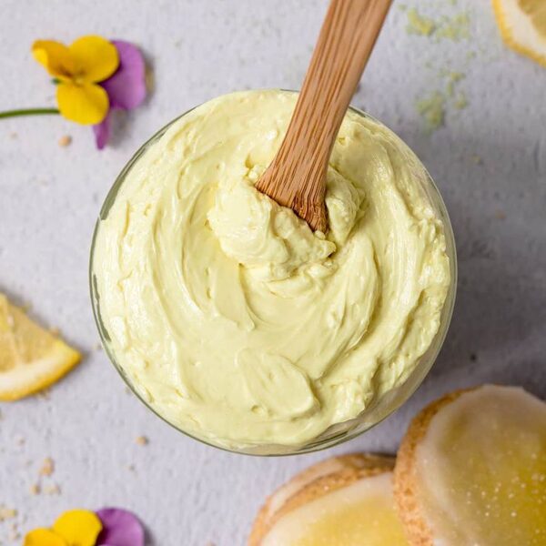 Body Butter – Μια Αγκαλιά Θρέψης Φτιαγμένο με λάδι καρύδας, βούτυρο καριτέ, αμυγδαλέλαιο, 