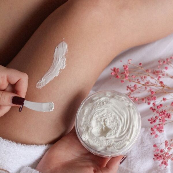 Body Butter – Μια Αγκαλιά Θρέψης Φτιαγμένο με λάδι καρύδας, βούτυρο καριτέ, αμυγδαλέλαιο, 