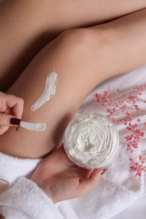 Body Butter – Μια Αγκαλιά Θρέψης Φτιαγμένο με λάδι καρύδας, βούτυρο καριτέ, αμυγδαλέλαιο, 